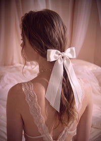 Dreamy Bow Clip
