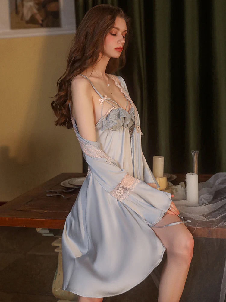 Carmilla Robe